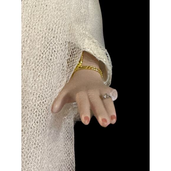 Paradise Galleries Treasury Collection 18" Porcelain Doll ROSE, VICTORIAN BRIDE - Picture 3 of 5